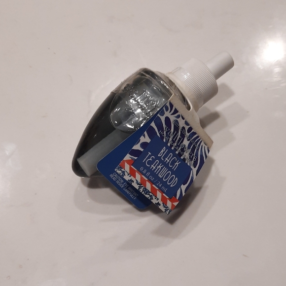 Bath & Body Works Wallflower Plug AND Refills NEW - Picture 4 of 8